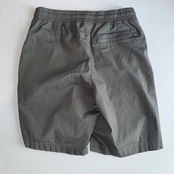 Lululemon Men’s Size Small Athletic Shorts Sage Gray Lightweight Elastic Waist - Picture 2 of 8